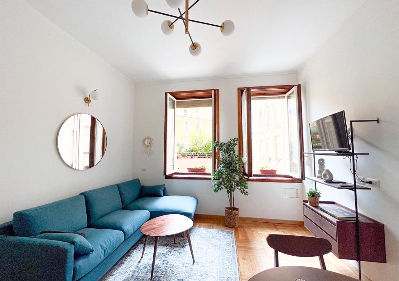 Appartamento Cozy Duomo - Elegant & Quiet, 300M From Cathedral Milano Esterno foto
