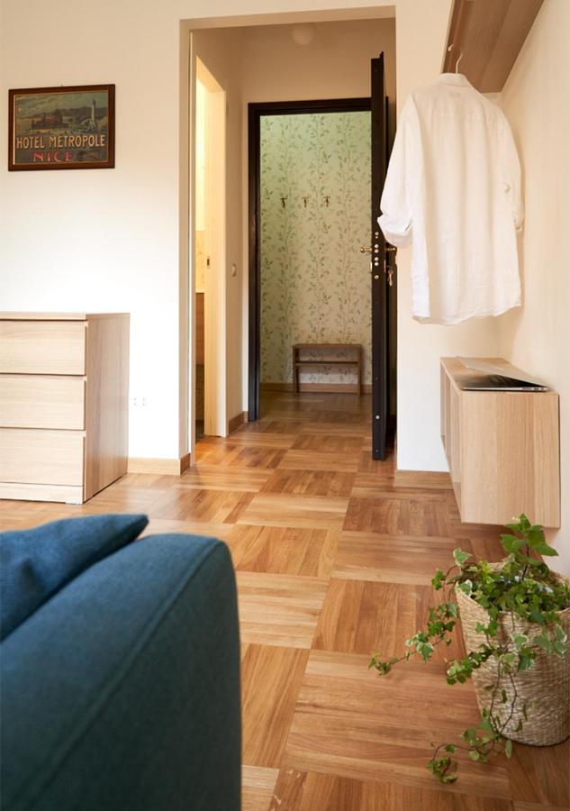Appartamento Cozy Duomo - Elegant & Quiet, 300M From Cathedral Milano Esterno foto