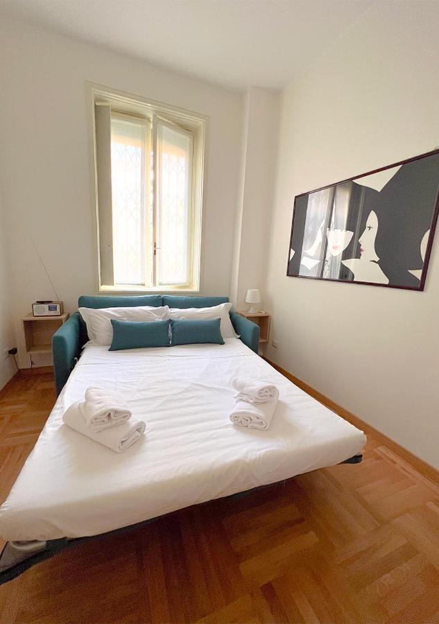 Appartamento Cozy Duomo - Elegant & Quiet, 300M From Cathedral Milano Esterno foto